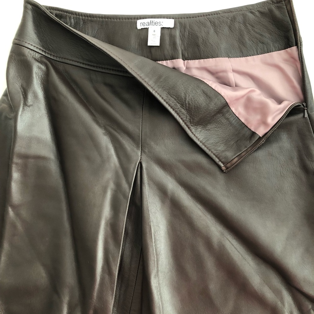 Snapped Leather Pleats Skirt
